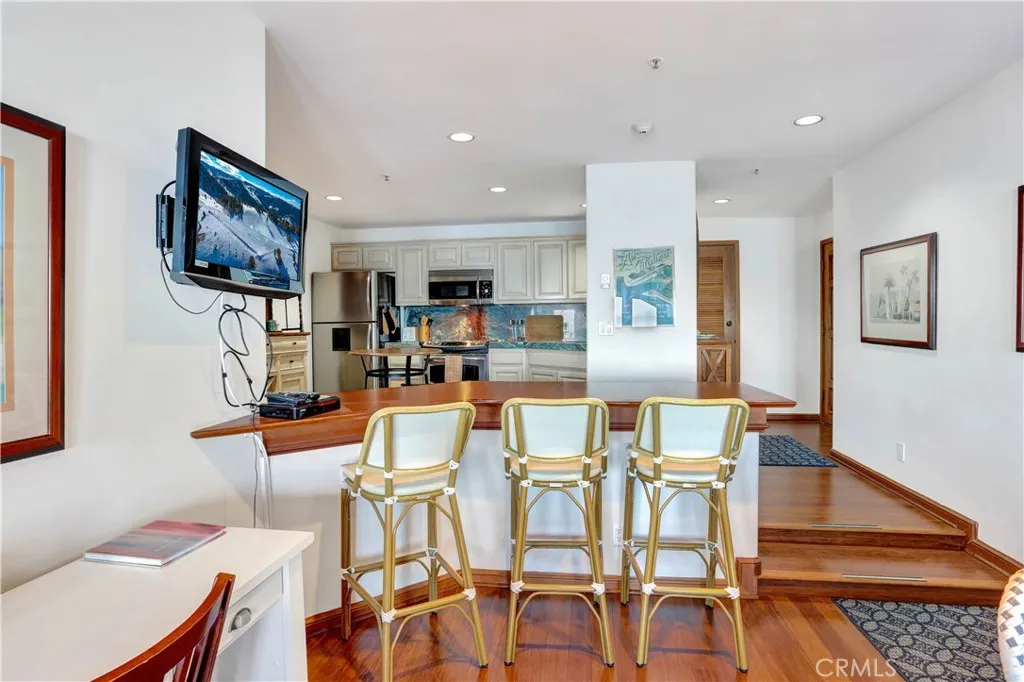 72 Camino De Flores 10, Avalon, California 90704 home-pic-8