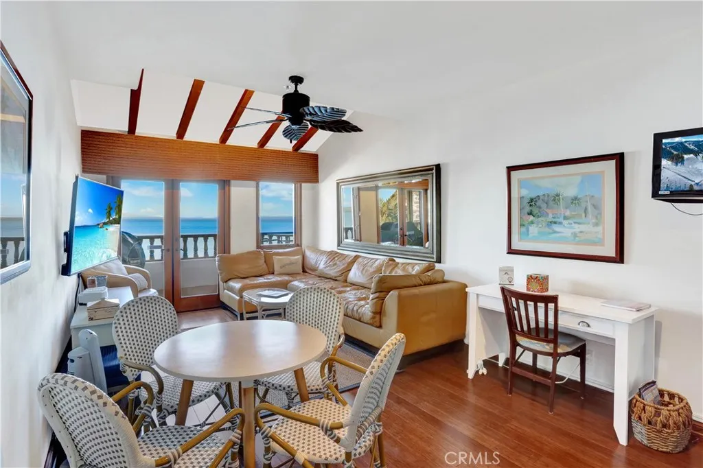 72 Camino De Flores 10, Avalon, California 90704 home-pic-4