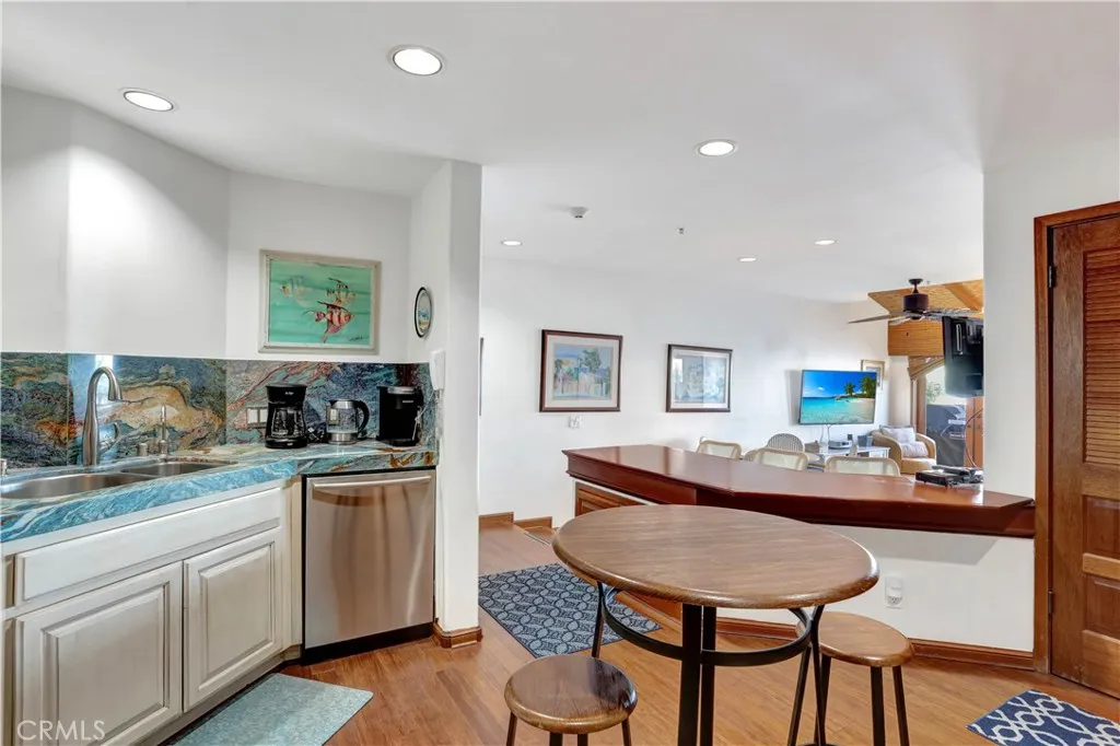 72 Camino De Flores 10, Avalon, California 90704 home-pic-7