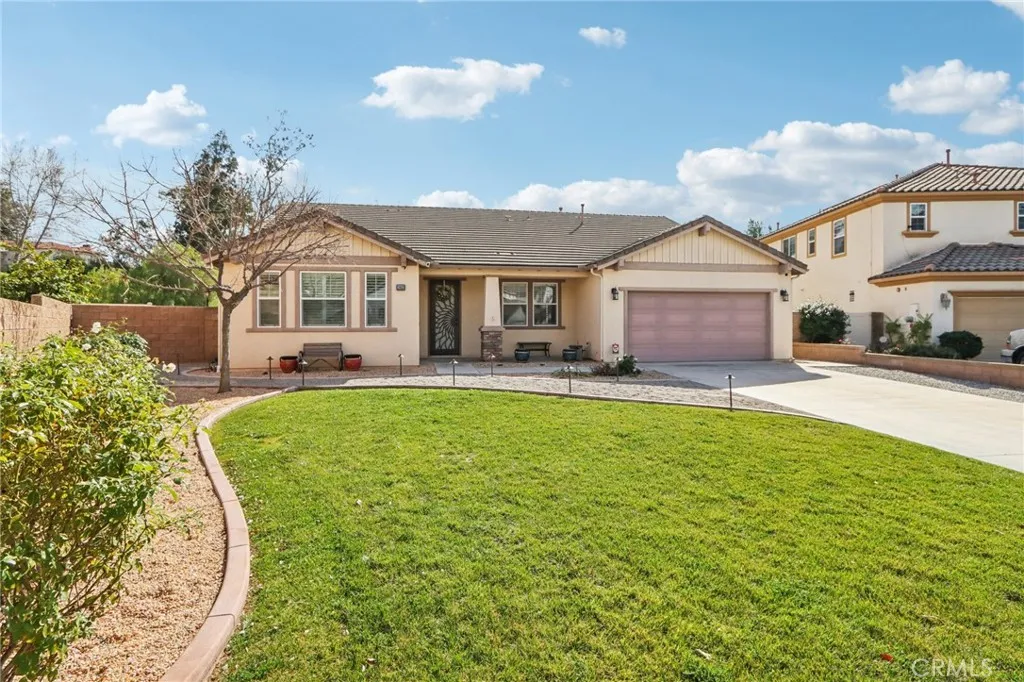 28833 Lemon Street, Highland, California 92346 home-pic-1