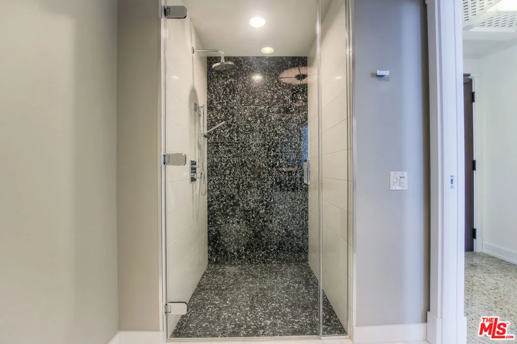 900 W Olympic Boulevard 39g, Los Angeles, California 90015 home-pic-17