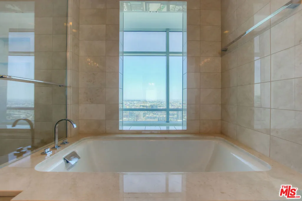 900 W Olympic Boulevard 39g, Los Angeles, California 90015 home-pic-15