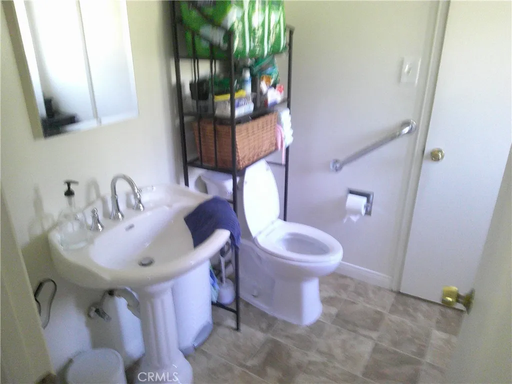 1116 N Old Mill, Azusa, California 91702 home-pic-12