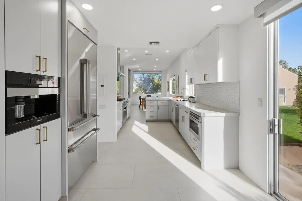 46860 Amir Drive, Palm Desert, California 92260 home-pic-14