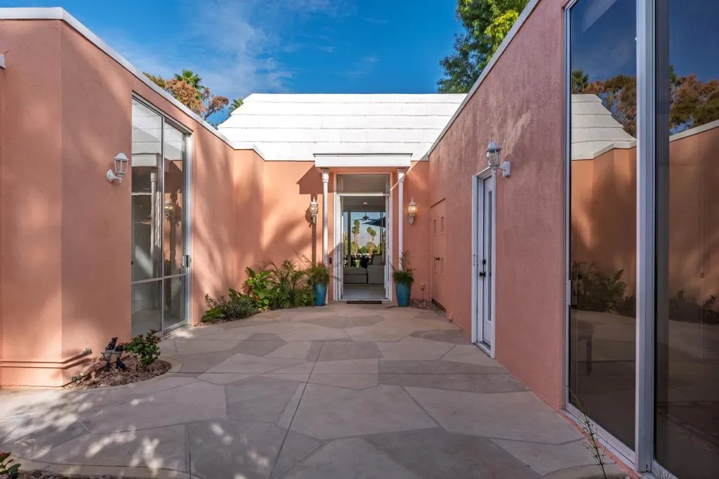 46860 Amir Drive, Palm Desert, California 92260 home-pic-40