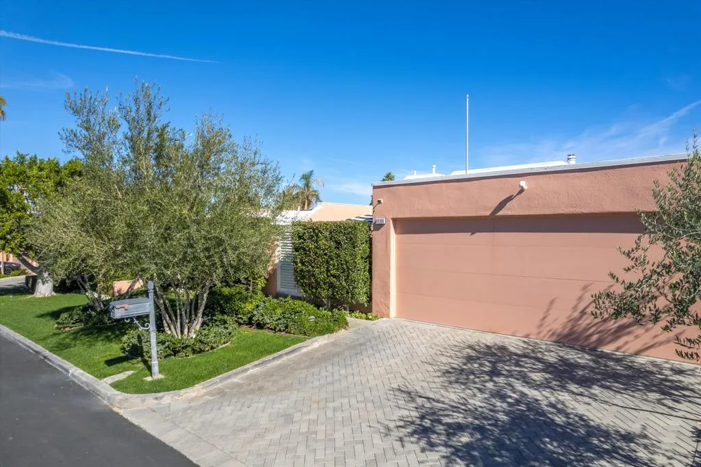 47200 Amir Drive, Palm Desert, California 92260 home-pic-25