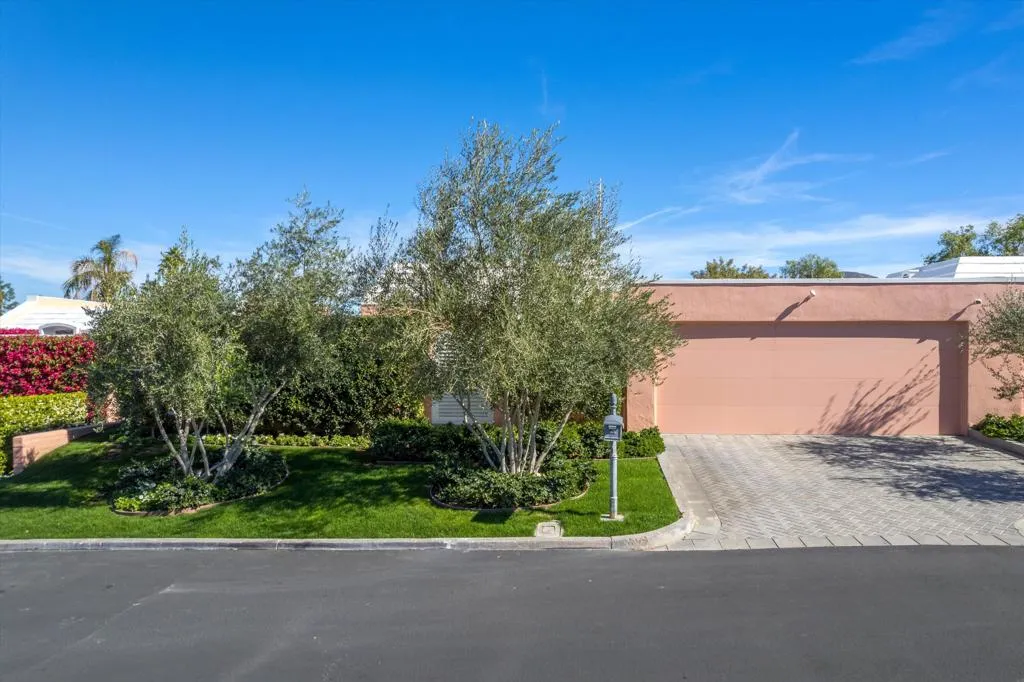 47200 Amir Drive, Palm Desert, California 92260 home-pic-26