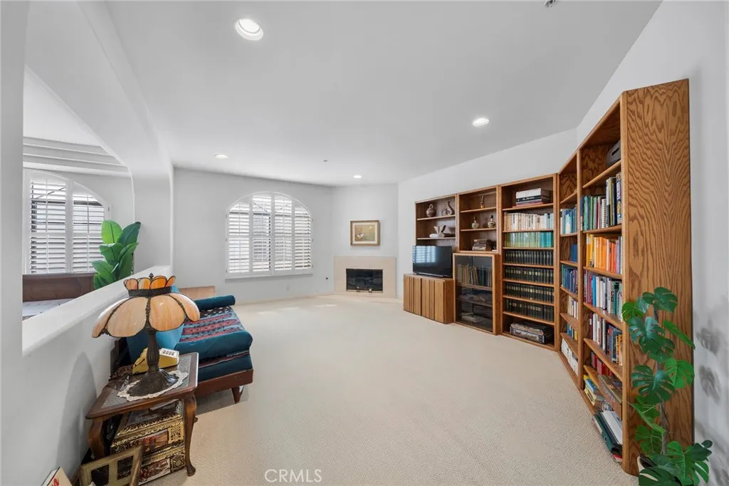 453 S Barrington, Los Angeles, California 90049 home-pic-6