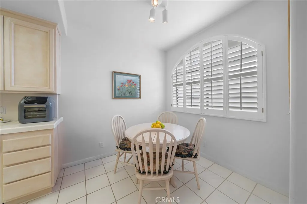 453 S Barrington, Los Angeles, California 90049 home-pic-15
