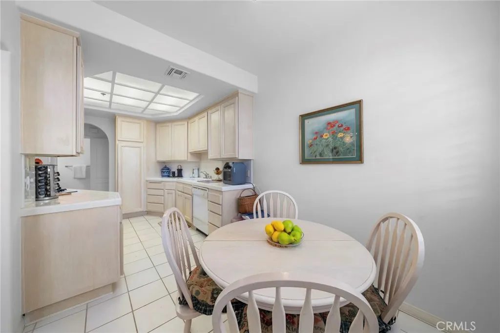 453 S Barrington, Los Angeles, California 90049 home-pic-14