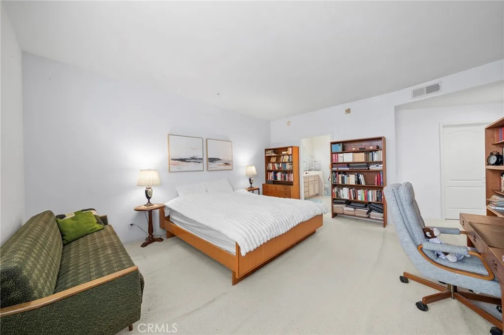 453 S Barrington, Los Angeles, California 90049 home-pic-10