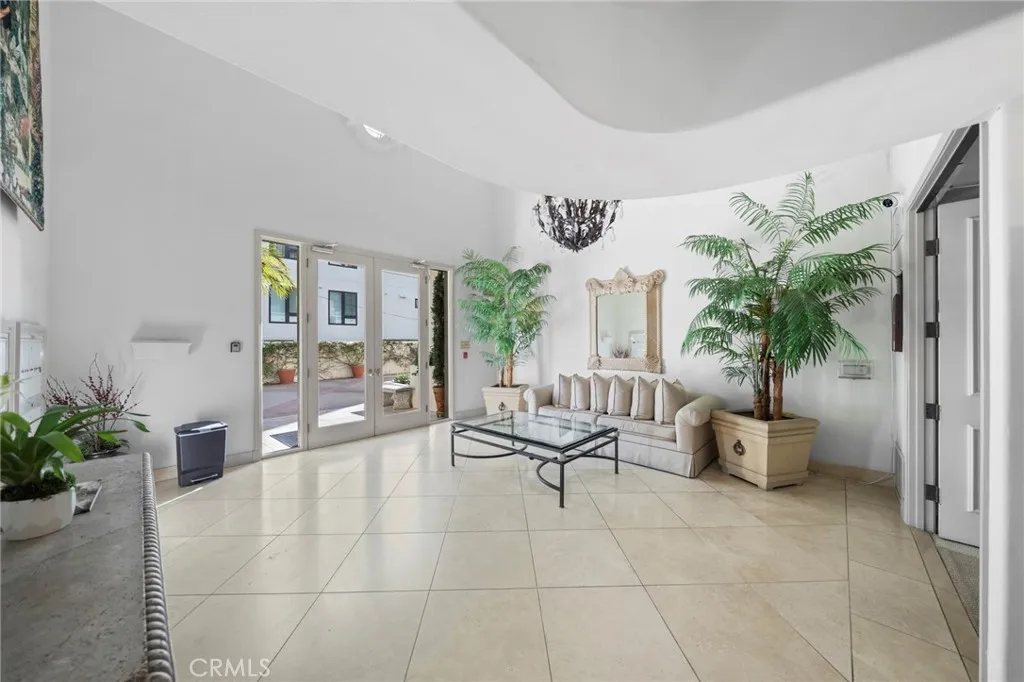 453 S Barrington, Los Angeles, California 90049 home-pic-20