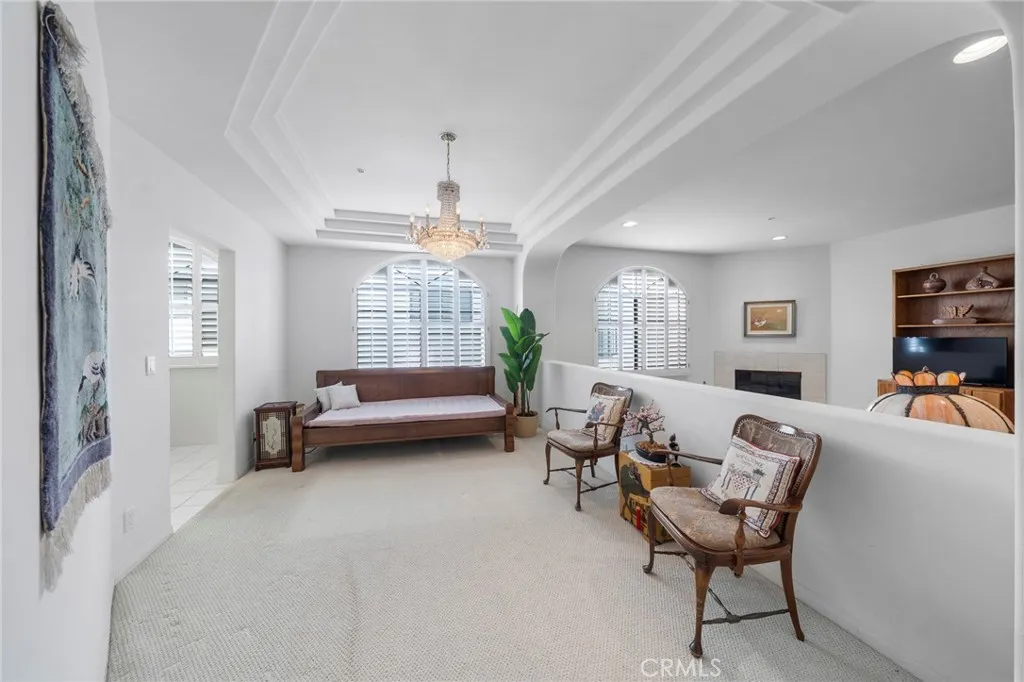 453 S Barrington, Los Angeles, California 90049 home-pic-5