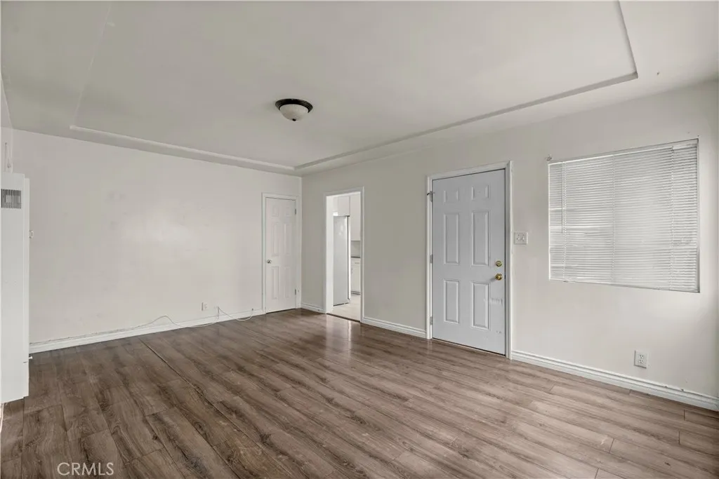 154 E 82nd Place, Los Angeles, California 90003 home-pic-8
