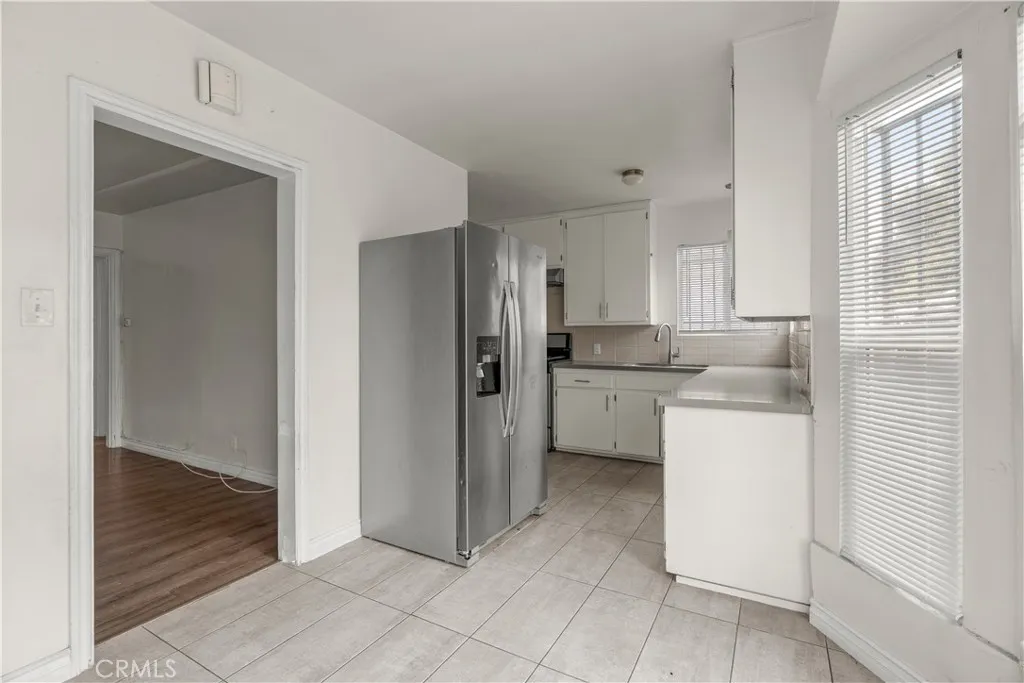 154 E 82nd Place, Los Angeles, California 90003 home-pic-14