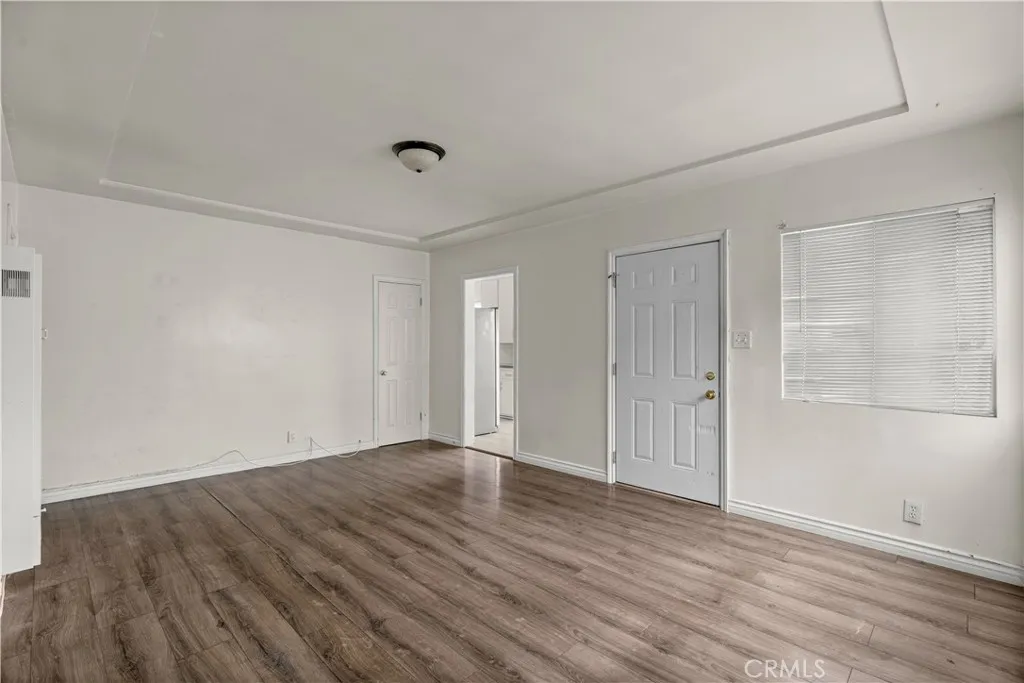 154 E 82nd Place, Los Angeles, California 90003 home-pic-9