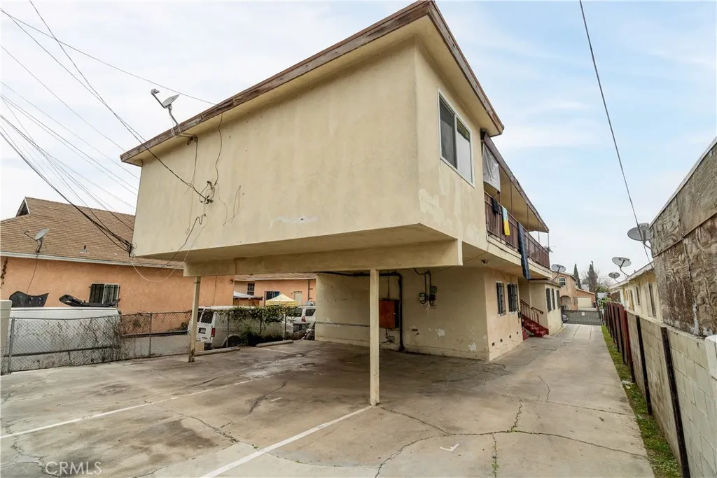 154 E 82nd Place, Los Angeles, California 90003 home-pic-5
