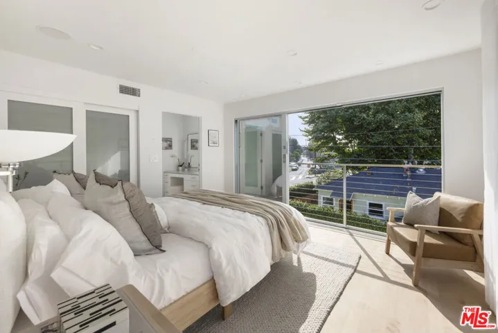 Primary suite w/ stackable sli