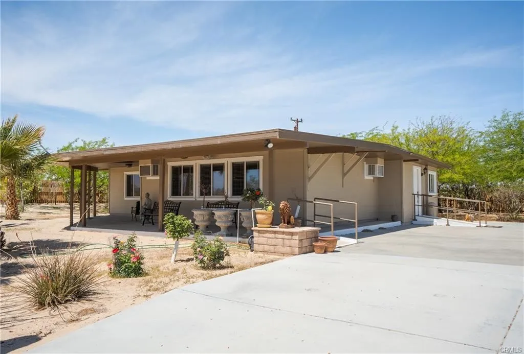 66125 Brant Cross, Joshua Tree, California 92252 home-pic-1