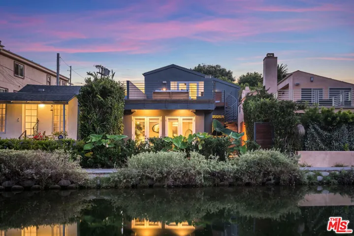 3001 Grand Canal, Venice, California 90291