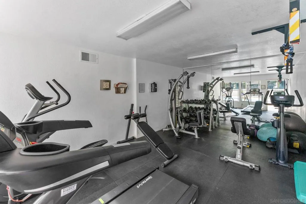 6717 Friars Rd 63, San Diego, California 92108 home-pic-18