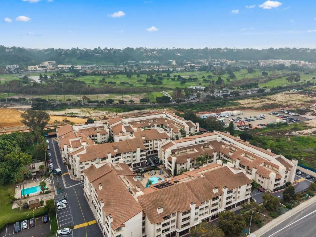 6717 Friars Rd 63, San Diego, California 92108 home-pic-22