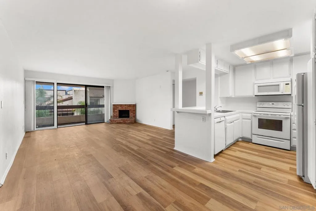 6717 Friars Rd 63, San Diego, California 92108 home-pic-6