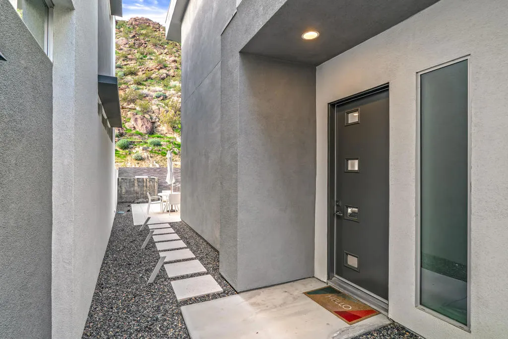 1231 Surrey Lane, Palm Springs, California 92264 home-pic-8