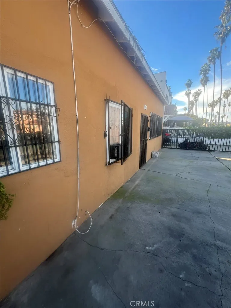 2000 W 54th, Los Angeles, California 90062 home-pic-9