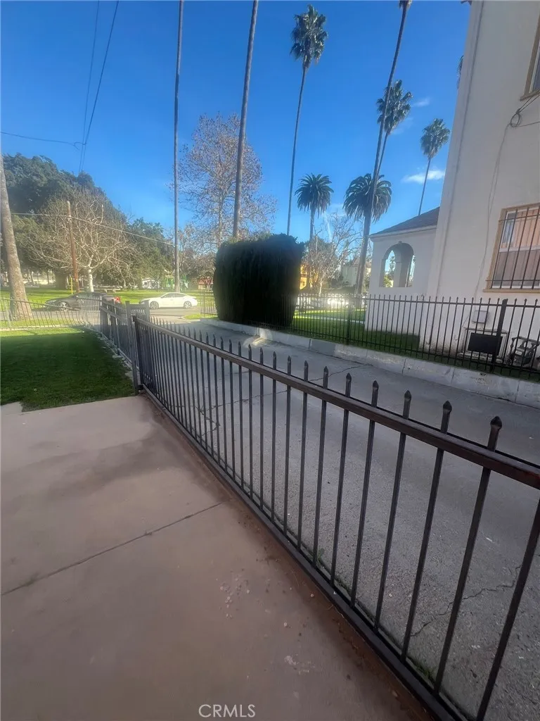 2000 W 54th, Los Angeles, California 90062 home-pic-43