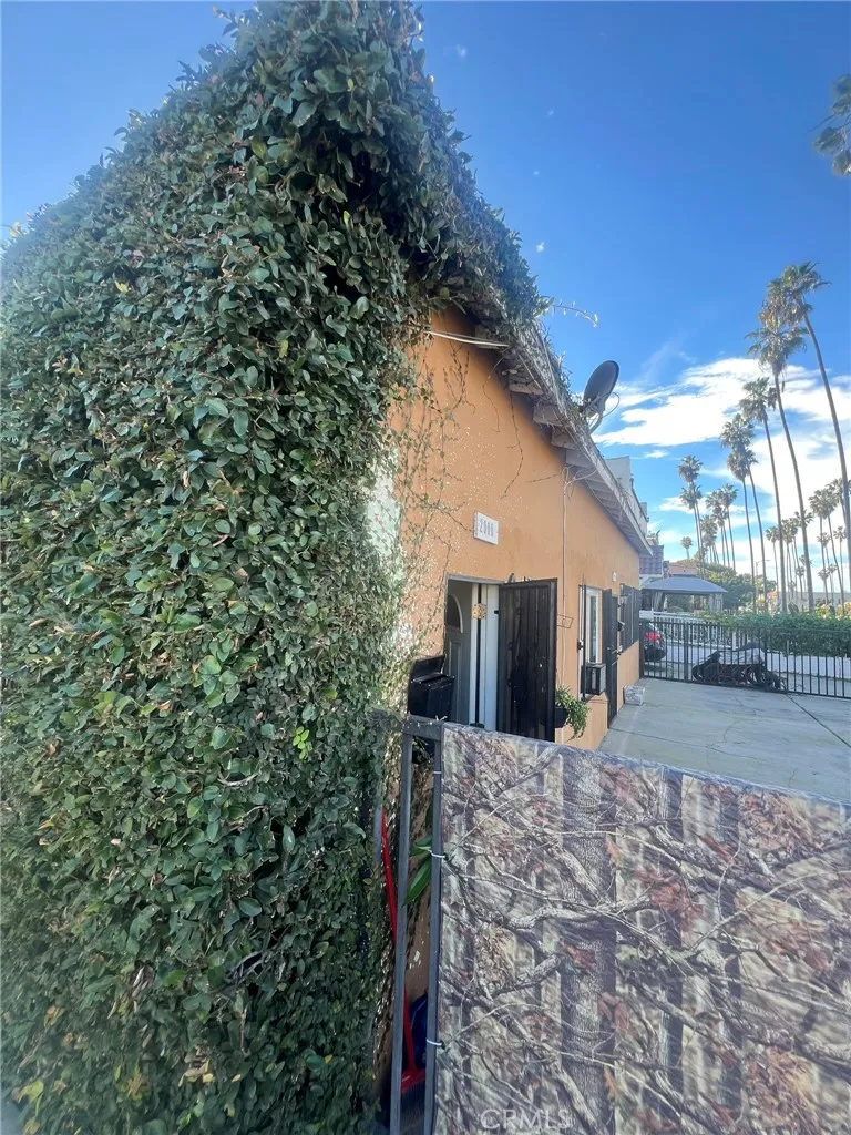 2000 W 54th, Los Angeles, California 90062 home-pic-49