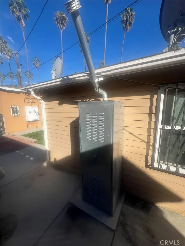 2000 W 54th, Los Angeles, California 90062 home-pic-45