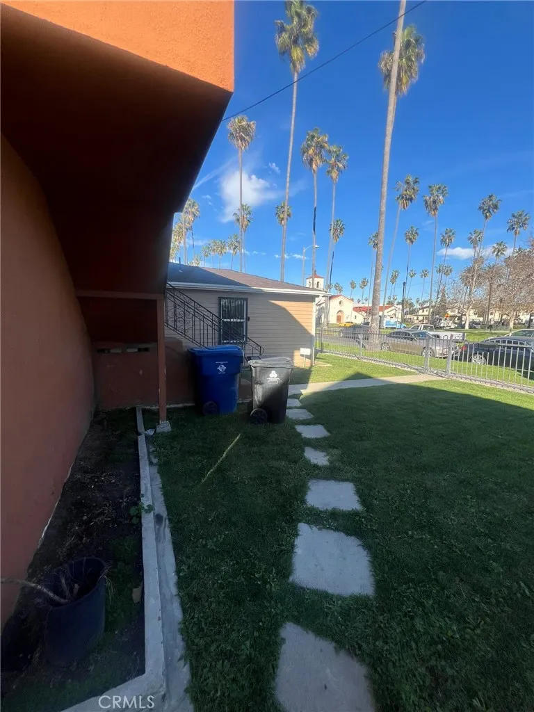 2000 W 54th, Los Angeles, California 90062 home-pic-47