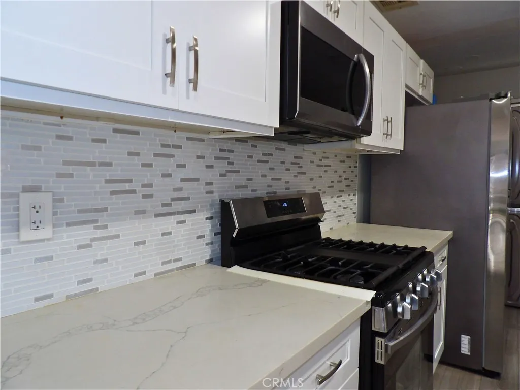 1537 W 60th, Los Angeles, California 90047 home-pic-5