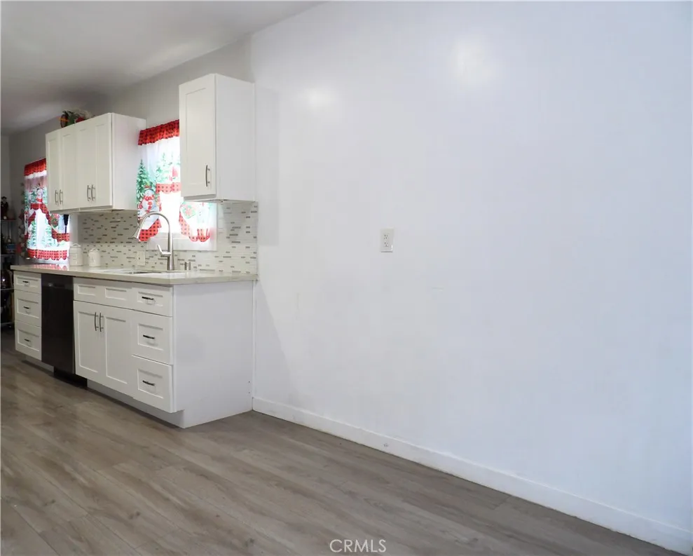 1537 W 60th, Los Angeles, California 90047 home-pic-7