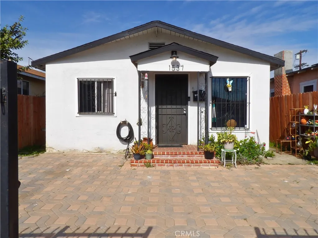 1537 W 60th, Los Angeles, California 90047 home-pic-1
