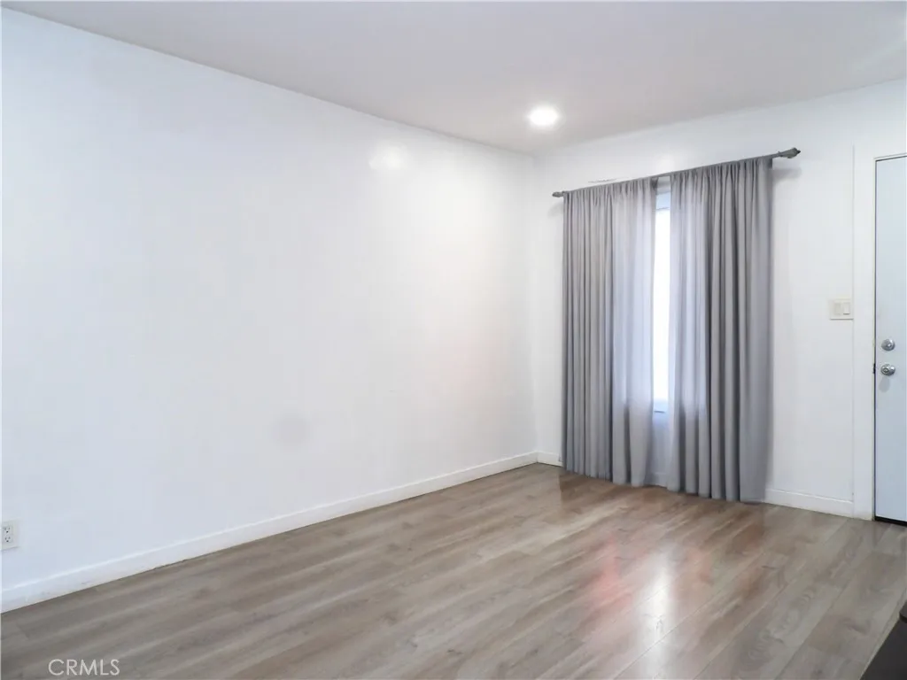 1537 W 60th, Los Angeles, California 90047 home-pic-8