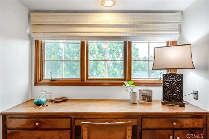 Built-in desk in upstairs bedroom