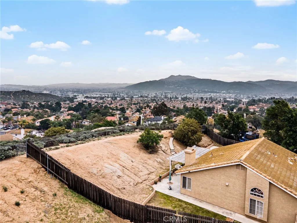 791 La Loma, Corona, California 92879 home-pic-49