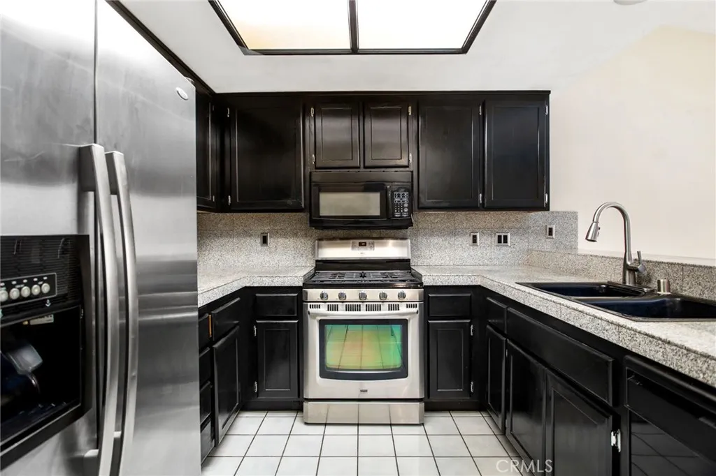 791 La Loma, Corona, California 92879 home-pic-12