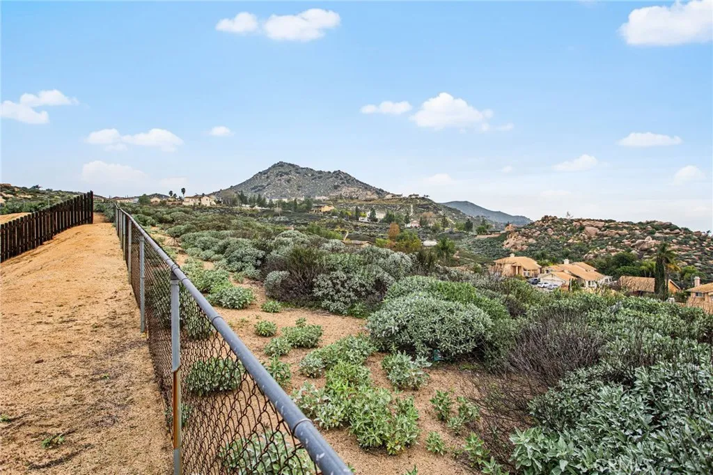 791 La Loma, Corona, California 92879 home-pic-39