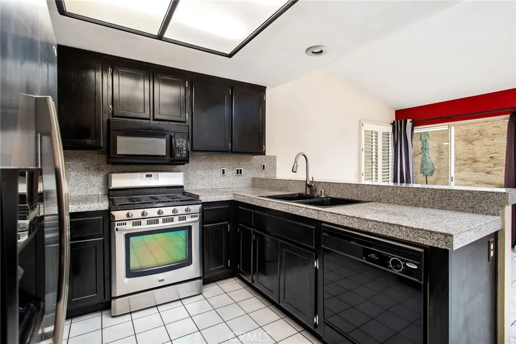 791 La Loma, Corona, California 92879 home-pic-13
