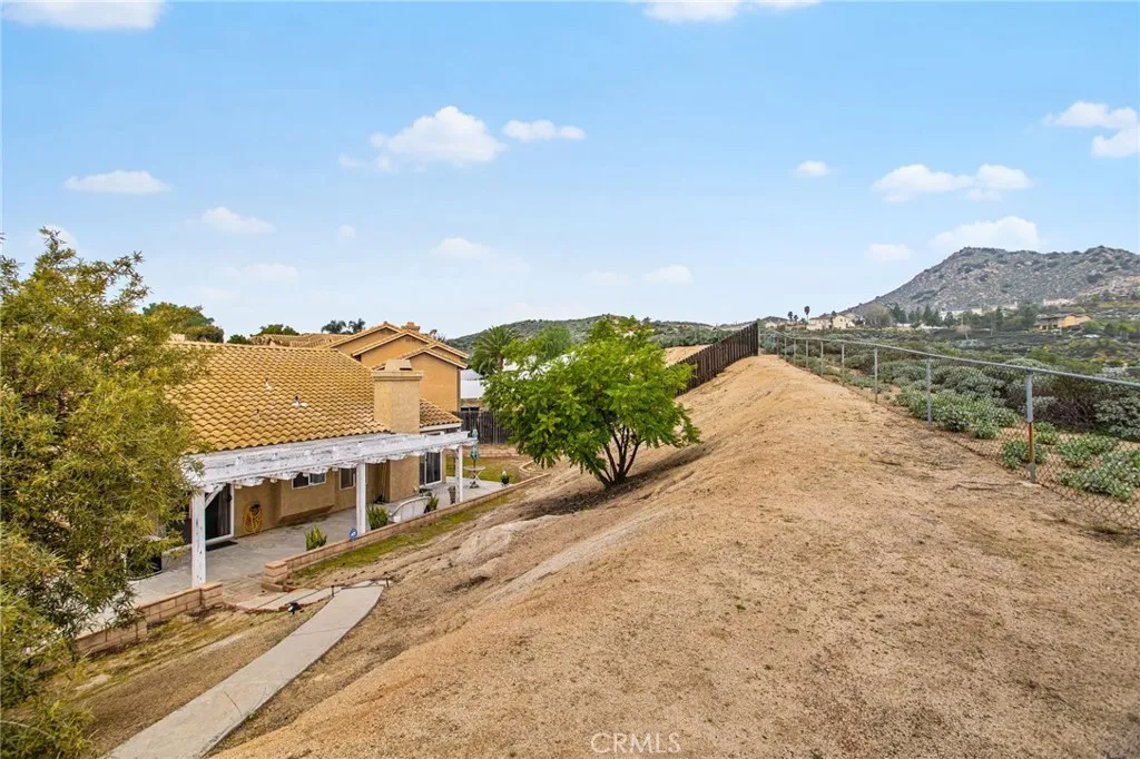 791 La Loma, Corona, California 92879 home-pic-38