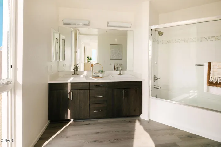 63_302_VERDARA_DAMOREhameline glendale