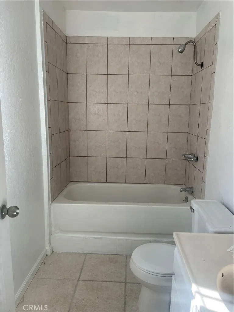 Bath/Hot Tap Shower Room Bath/Hot Tap Shower Room