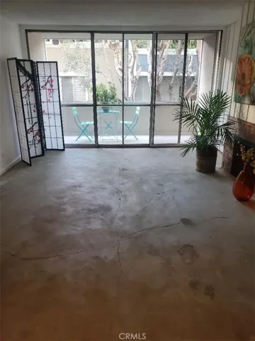 Spacious Living Room with Balcony