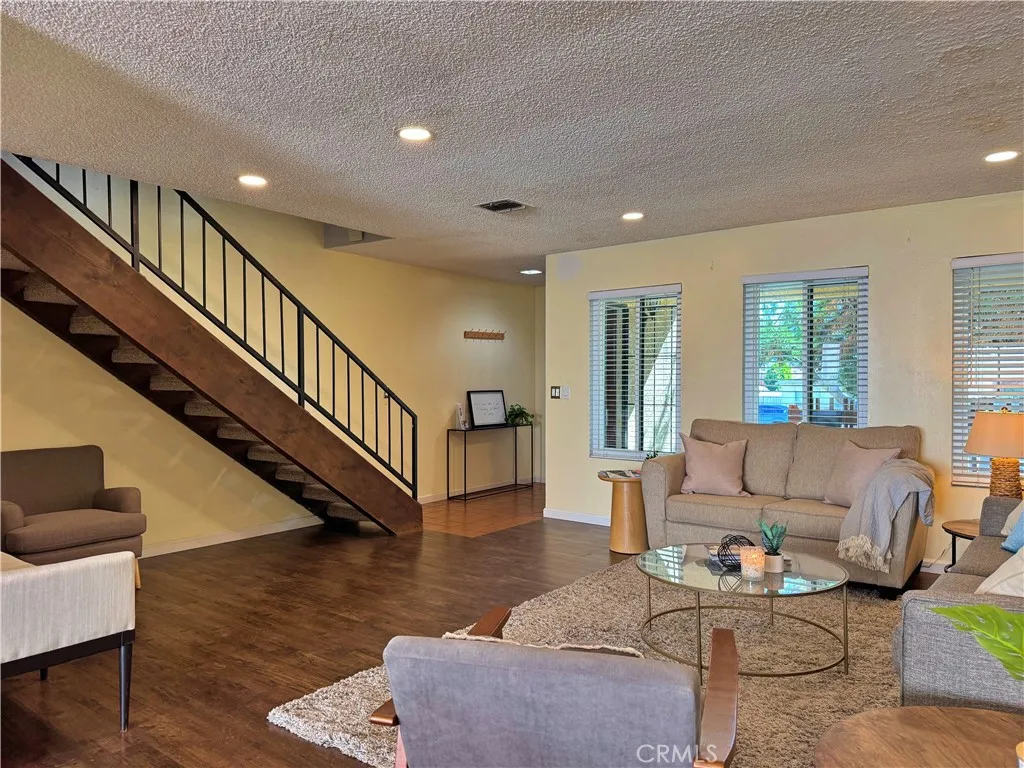 4177 Manhattan Beach Blvd., Lawndale, California 90260 home-pic-7