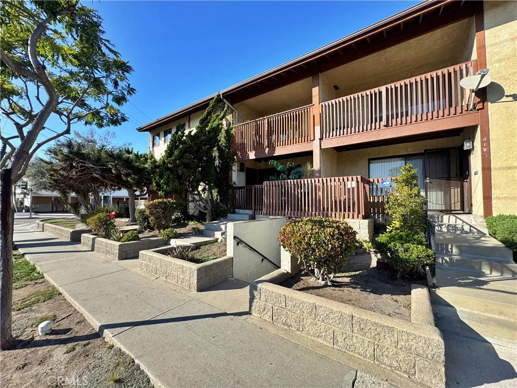 4177 Manhattan Beach Blvd., Lawndale, California 90260 home-pic-3
