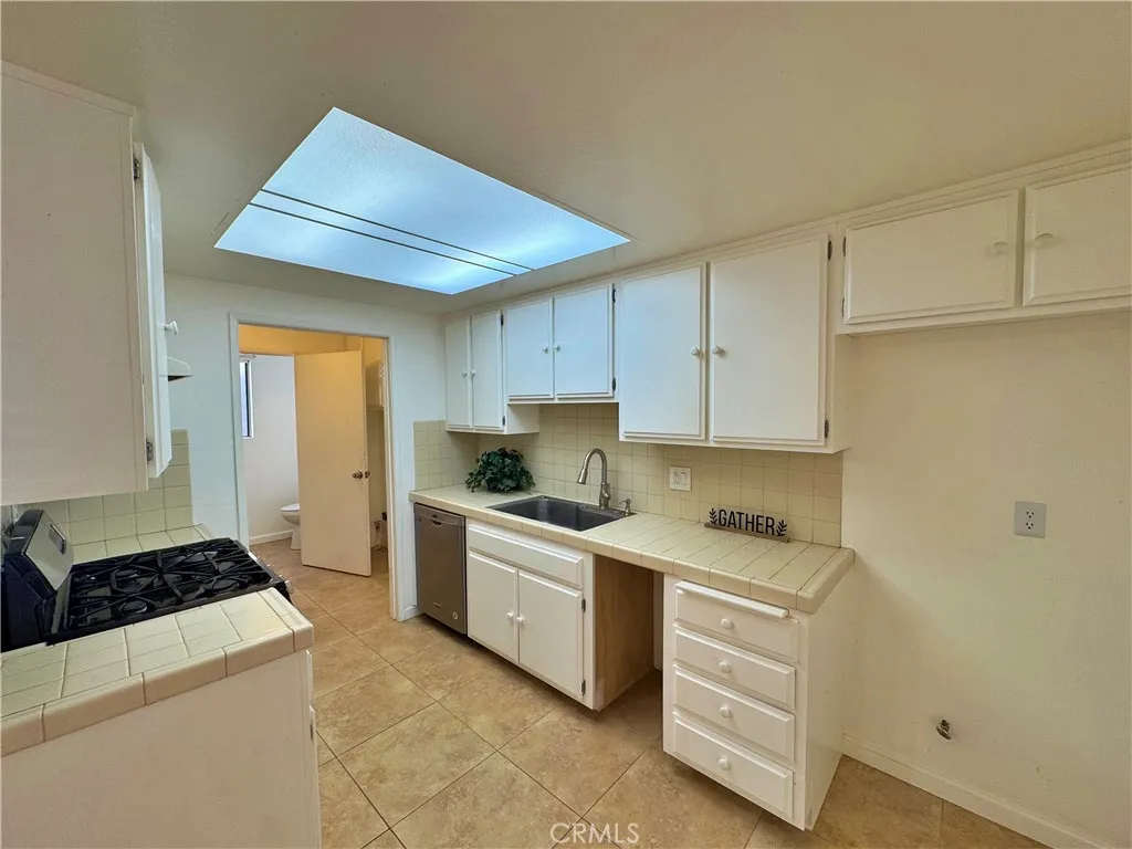 4177 Manhattan Beach Blvd., Lawndale, California 90260 home-pic-20