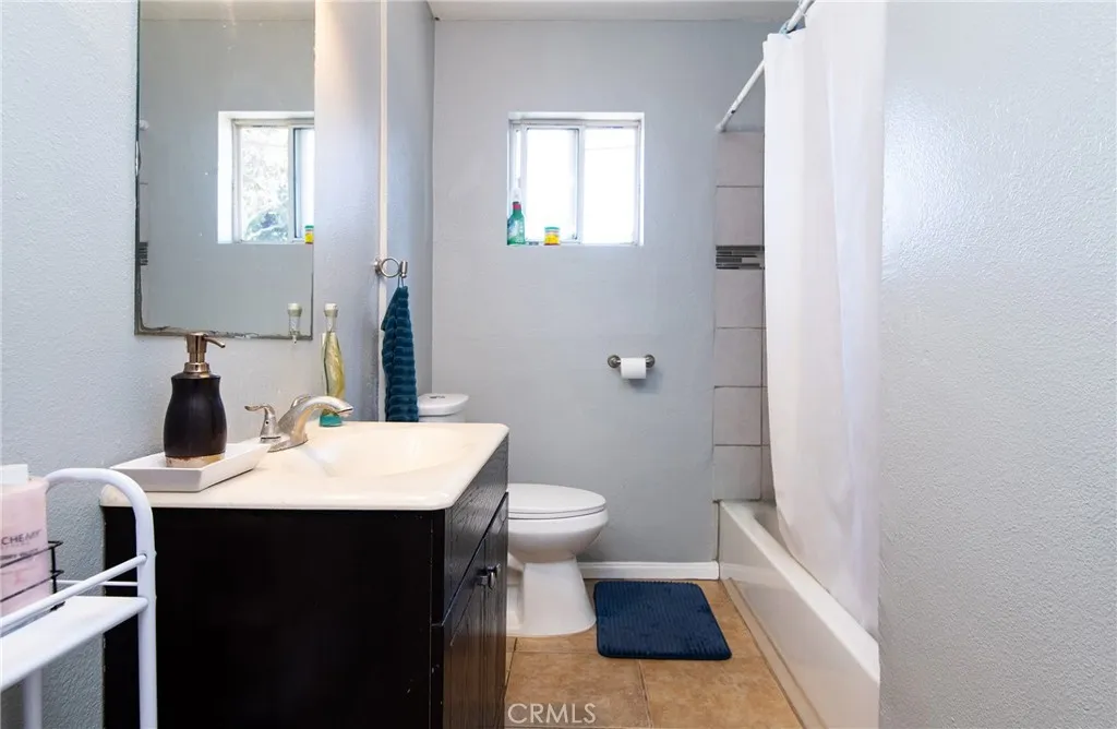 1215 E 91st, Los Angeles, California 90002 home-pic-18